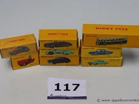 8 miniatuur voertuigen dinky toys - afbeelding 1 van  2