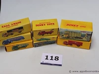 8 miniatuur voertuigen dinky toys - afbeelding 1 van  3