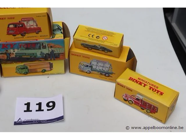 8 miniatuur voertuigen dinky toys - afbeelding 3 van  3