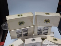 8 miniatuur voertuigen dinky toys - afbeelding 2 van  6