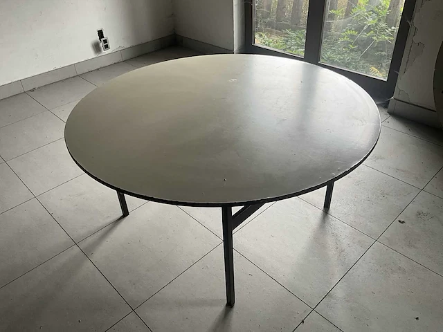 8 opklapbare houten tafels - afbeelding 1 van  11