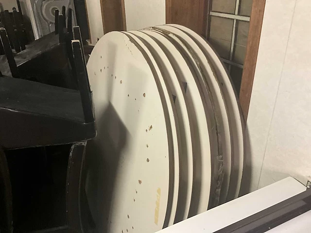 8 opklapbare houten tafels - afbeelding 5 van  11