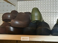 ±8 paar div soorten schoenen en maten - afbeelding 2 van  5