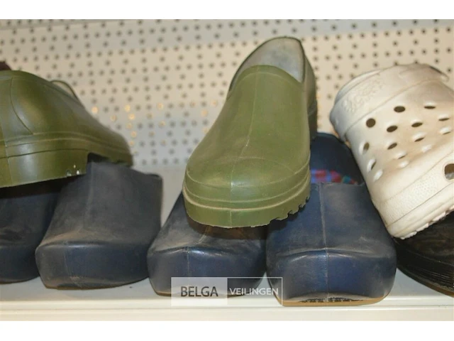 ±8 paar div soorten schoenen en maten - afbeelding 5 van  5