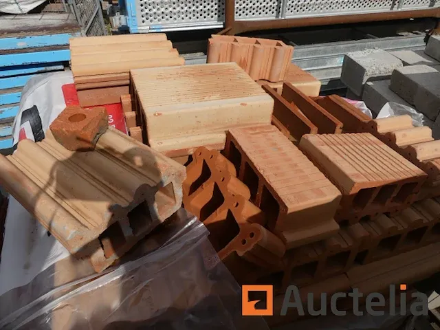 8 palleten s van gevelsteen ploegsteert - afbeelding 5 van  12