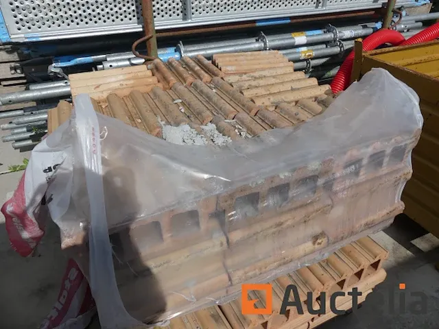 8 palleten s van gevelsteen ploegsteert - afbeelding 6 van  12