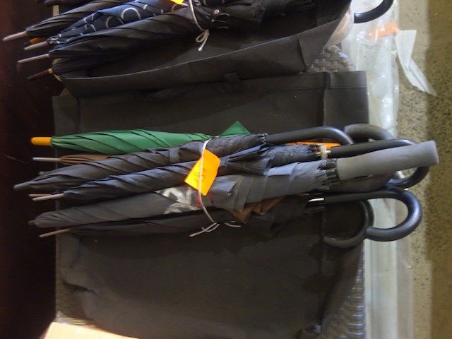 8 paraplu's - afbeelding 1 van  1