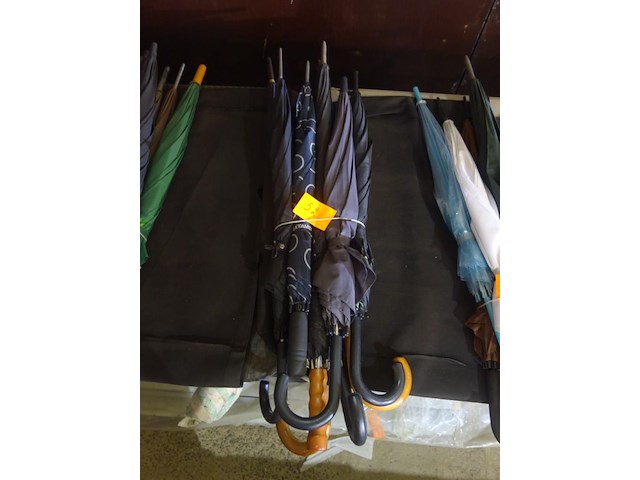 8 paraplu's - afbeelding 1 van  1