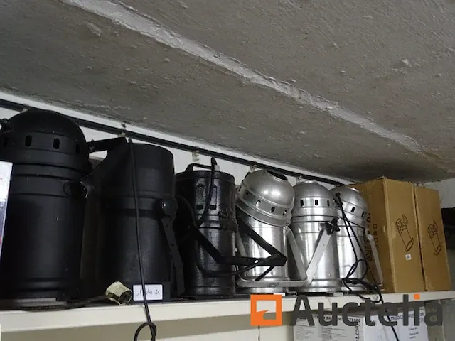 8 projectoren verschillend (zie foto's) - afbeelding 2 van  6