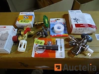 8 sanitaire/verwarmingsartikelen (zie foto's) - afbeelding 1 van  10