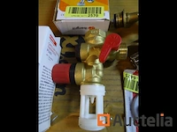 8 sanitaire/verwarmingsartikelen (zie foto's) - afbeelding 5 van  10