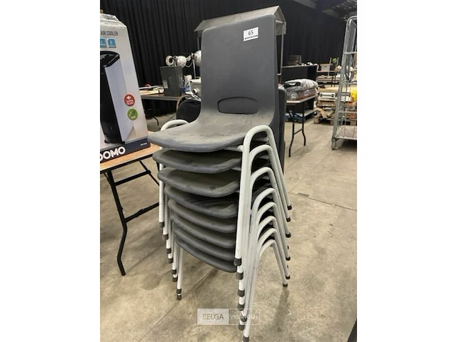 8 stapelstoelen - afbeelding 3 van  3