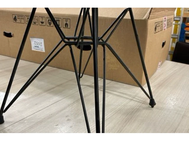 8 stoelen - afbeelding 4 van  6