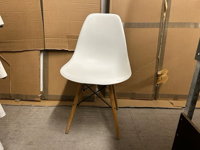 8 stoelen - afbeelding 1 van  5