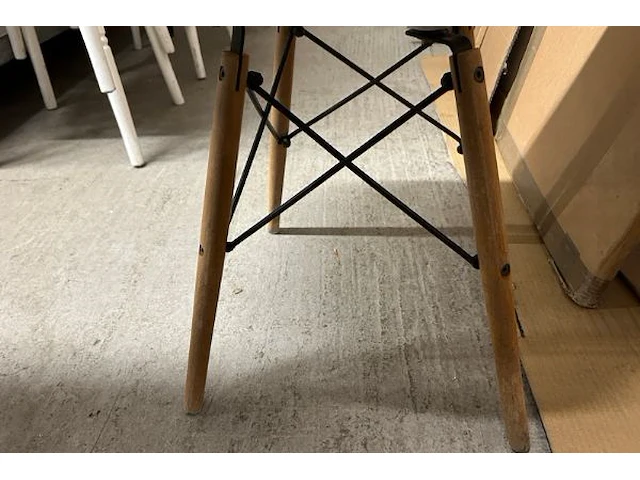 8 stoelen - afbeelding 4 van  5