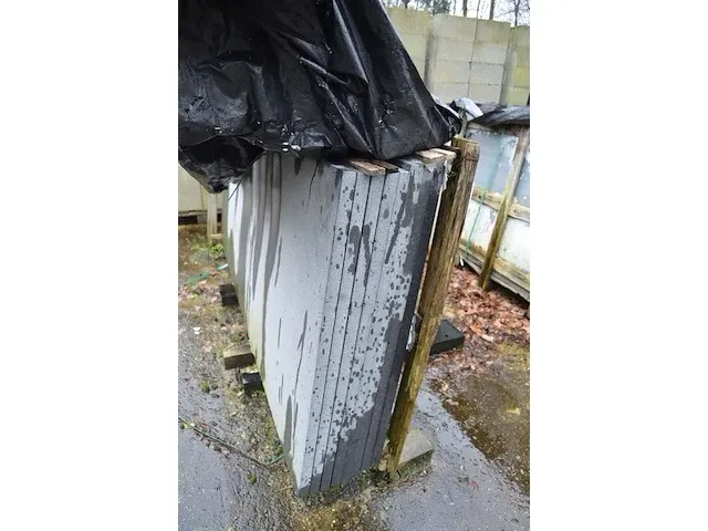 8 stuks zwart granieten platen voor tuinschermen en lage muurtjes gebrand en geborsteld met lijnen 1 zijde afgewerkt afm. 220x90x3 - afbeelding 4 van  4