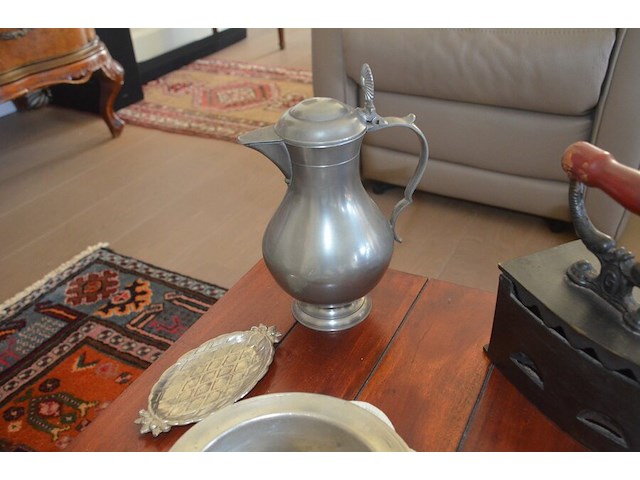 8 tinnen sierstukken, 2 sierstukjes - afbeelding 9 van  9