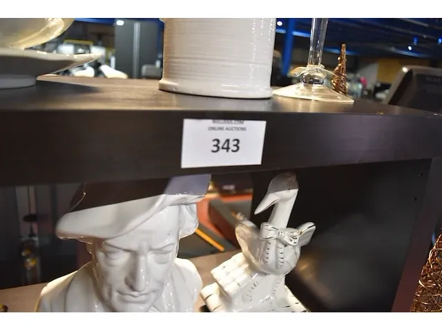 8 vakkenkast ikea, 2 vakkenkasten van 4 vakken ikea, 15 sierstukken, wandkapstok - afbeelding 6 van  11