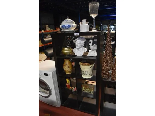 8 vakkenkast ikea, 2 vakkenkasten van 4 vakken ikea, 15 sierstukken, wandkapstok - afbeelding 7 van  11