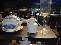8 vakkenkast ikea, 2 vakkenkasten van 4 vakken ikea, 15 sierstukken, wandkapstok - afbeelding 9 van  11