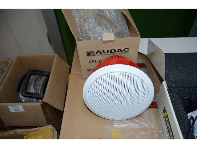 8 verschillende speakers audac, 2 audac adaptors - afbeelding 2 van  10