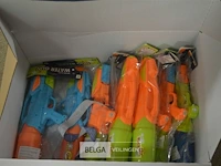 8 waterpistolen - afbeelding 1 van  5