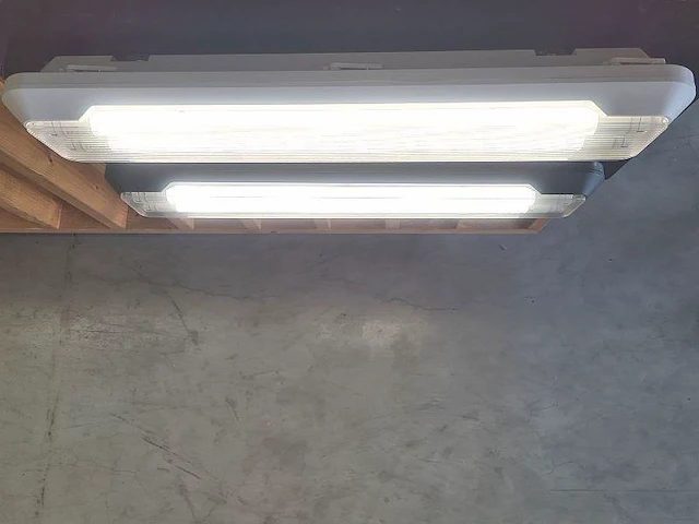 8 x 60cm pro dubbele led tl t8 armaturen waterdicht wit met reflector - afbeelding 5 van  6