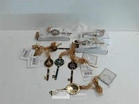 8 x hangdeco sleutel 8 cm mix - afbeelding 2 van  3
