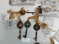 8 x hangdeco sleutel 8 cm mix - afbeelding 3 van  3