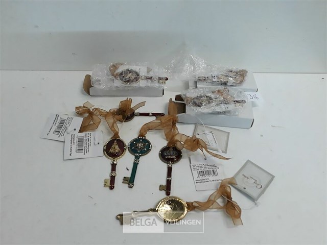 8 x hangdeco sleutel 8 cm mix - afbeelding 1 van  3