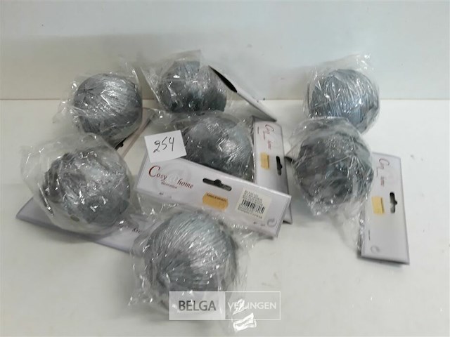 8 x kerstbal pvc zilver met glitter + pluimen 8 cm - afbeelding 2 van  3