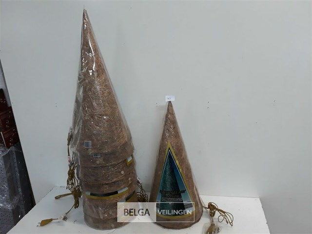 8 x kerstkegel 50 cm met 20 lampen goud - afbeelding 2 van  3