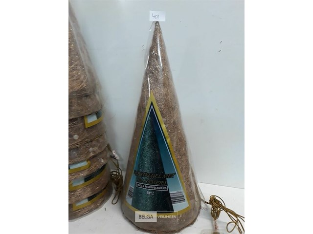 8 x kerstkegel 50 cm met 20 lampen goud - afbeelding 3 van  3