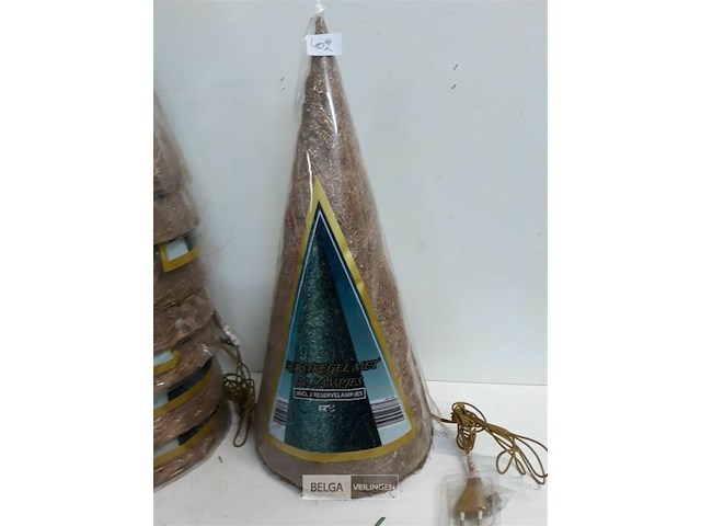 8 x kerstkegel 50 cm met 20 lampen goud - afbeelding 3 van  3