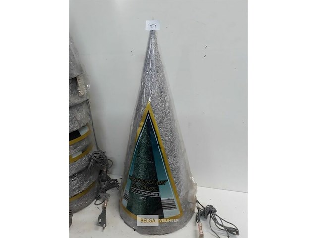 8 x kerstkegel 50 cm met 20 lampen zilver - afbeelding 3 van  3