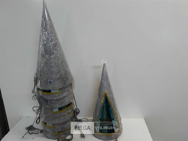 8 x kerstkegel 50 cm met 20 lampen zilver - afbeelding 2 van  3