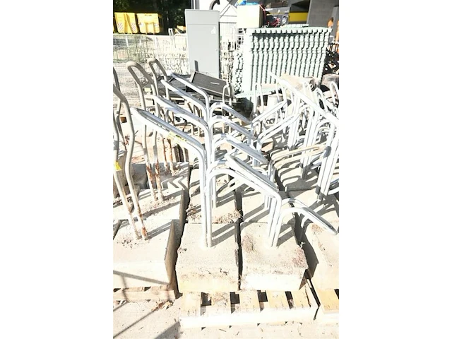 8 x metalen fietsrek met betonblok - afbeelding 1 van  4
