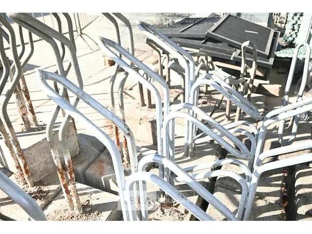 8 x metalen fietsrek met betonblok - afbeelding 3 van  4