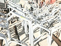 8 x metalen fietsrek met betonblok - afbeelding 1 van  4