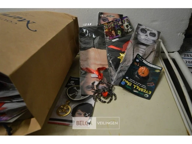 ±80 div halloween juwelen - afbeelding 1 van  6