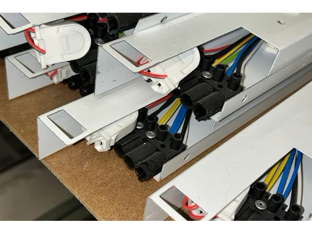 80 stuks tl armatuur - afbeelding 3 van  4