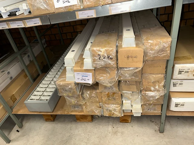 80 stuks tl armatuur - afbeelding 1 van  4