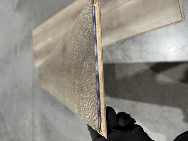 80,89 m² laminaatvloer 8mm - afbeelding 3 van  3
