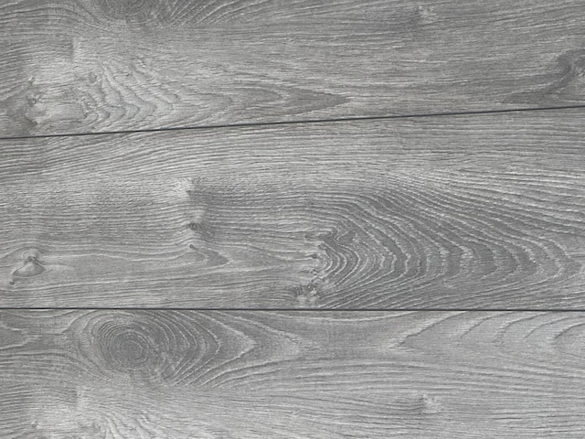 81 m² laminaatvloer 12 mm - afbeelding 2 van  3