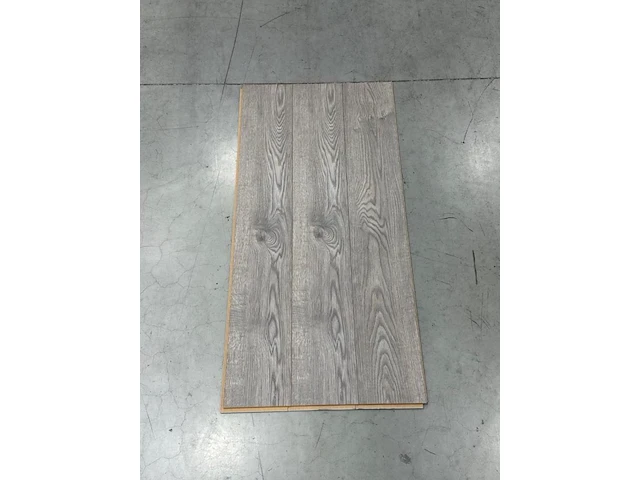 81 m² laminaatvloer nrvn 12 mm - afbeelding 1 van  3
