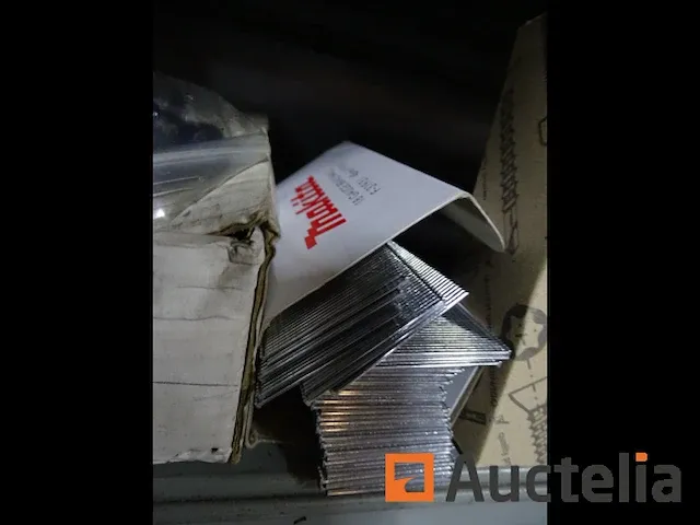 8250, houtschroeven, inbusschroeven, nietjes, brad spijkers, ringen, tirefonds - afbeelding 8 van  11