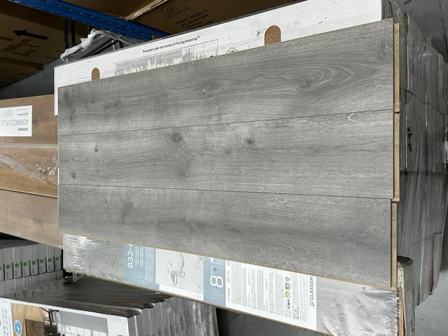 82,86 m² laminaatvloer 8mm - afbeelding 1 van  3