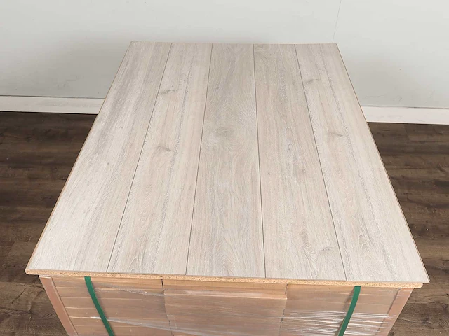 83 m2 laminaat plank - 1285 x 192 x 8 mm - afbeelding 3 van  4