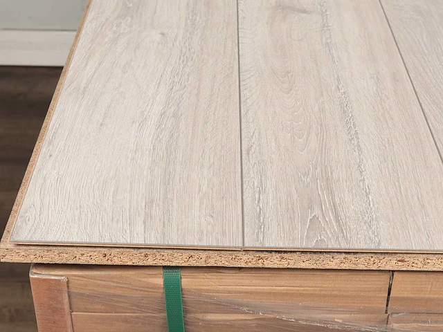 83 m2 laminaat plank - 1285 x 192 x 8 mm - afbeelding 2 van  4