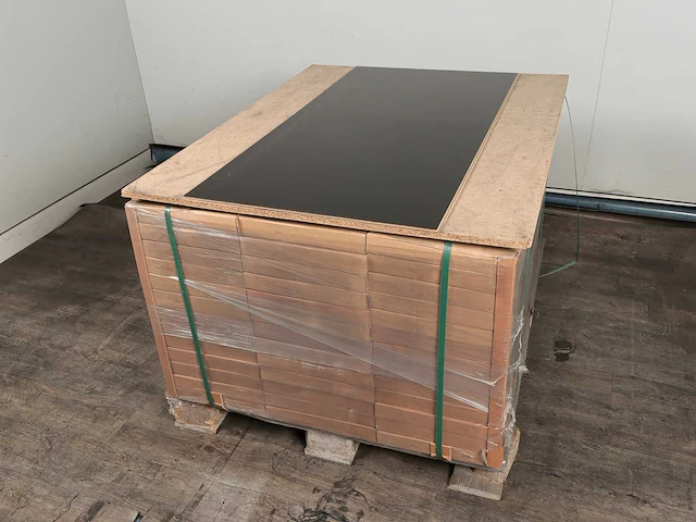 83 m2 laminaat tegel - 1220 x 610 x 8 mm - afbeelding 4 van  4